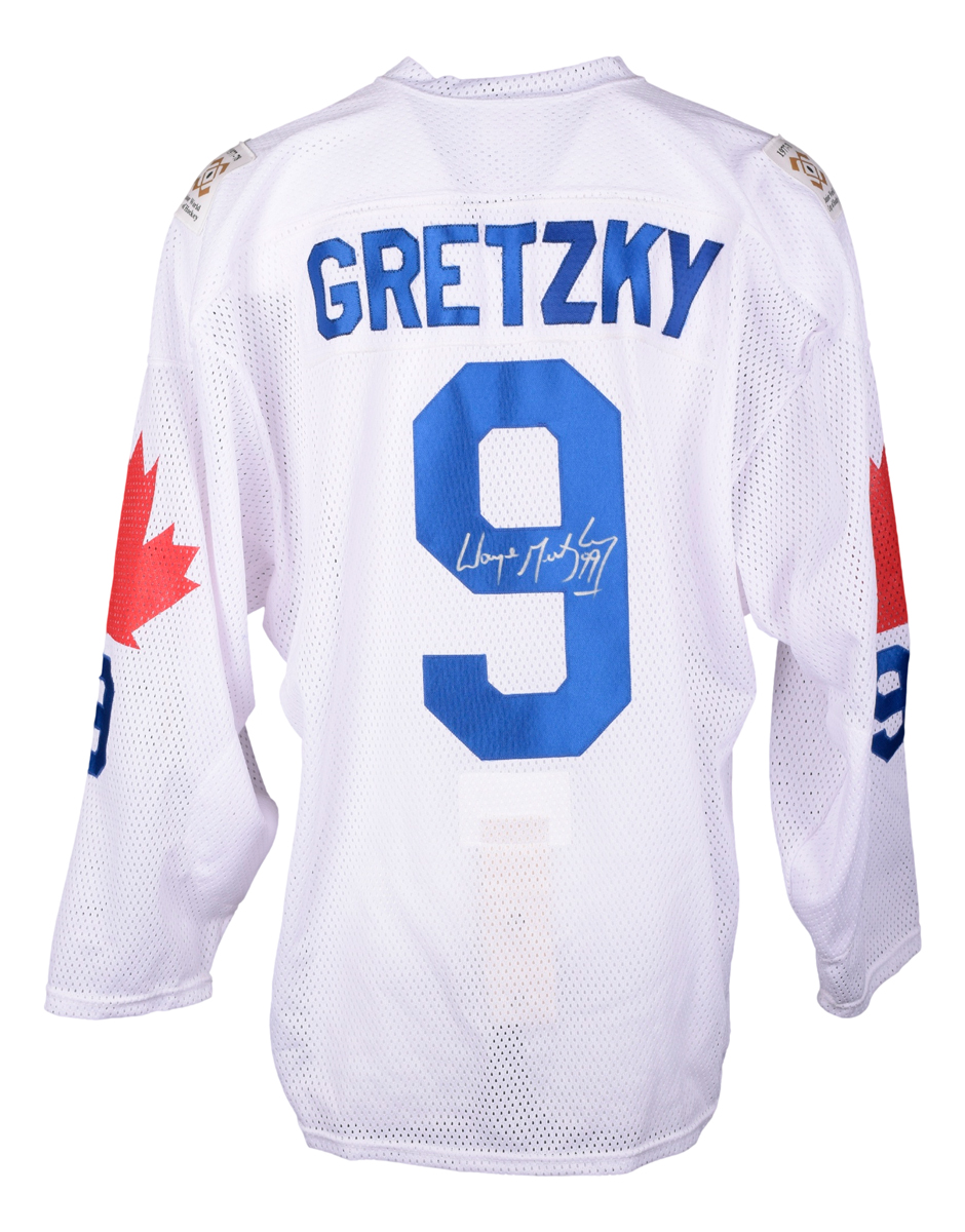 Classic Auctions.net on X: #Spring2019Auction Wayne Gretzky's 1996 World  Cup of Hockey Team Canada Pre-Tournament Game-Worn Captain's Jersey   / X