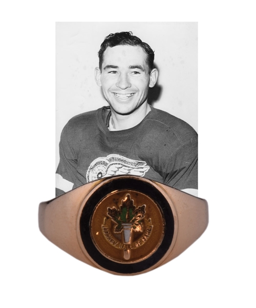 Black Jack Stewart’s Hockey Hall of Fame 14K Gold Ring 