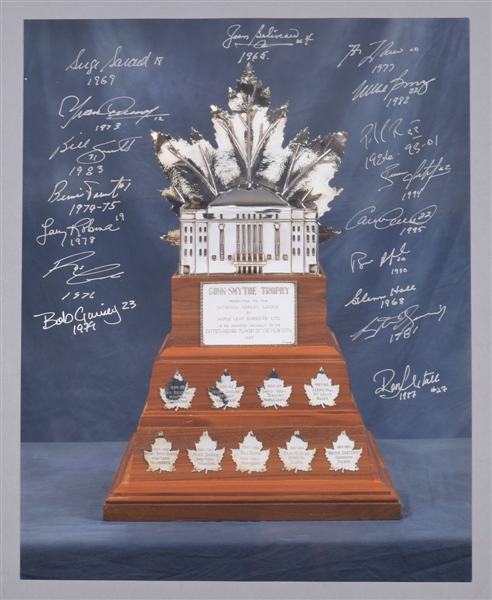 NHL Conn Smythe Trophy Past Winners Multi-Signed Photo by 17 with Inscriptions Including Roy, Beliveau, Leetch and Parent with LOA (16" x 20")