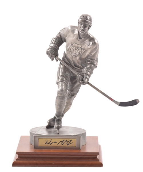 Wayne Gretzky Early-1990s Los Angeles Kings Signed Limited-Edition Gartlan Pewter Statue #118/500 (10 ½”) 