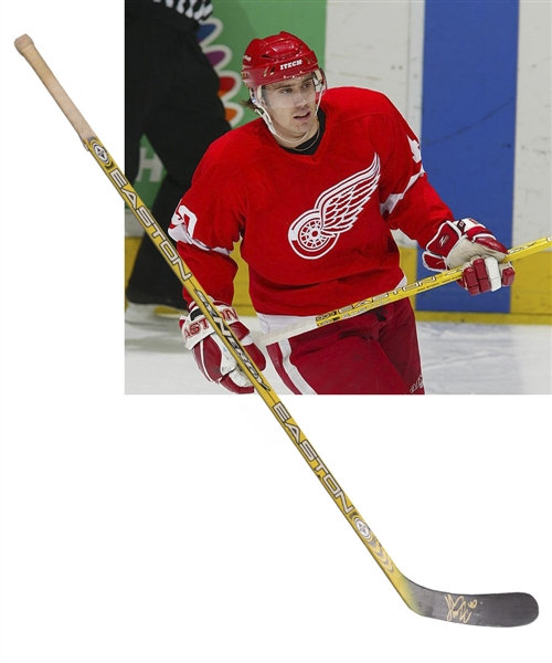 Henrik Zetterbergs Early-to-Mid-2000s Detroit Red Wings Signed Easton Synergy Game-Used Rookie-Era Stick with LOA