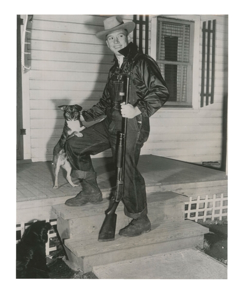 Mickey Mantle 1951 Rookie Season Media Photo (6 ¼” x 8”) – The Mick Hunting!