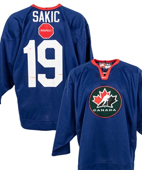 Classic Auctions.net on X: #Spring2019Auction Wayne Gretzky's 1996 World  Cup of Hockey Team Canada Pre-Tournament Game-Worn Captain's Jersey   / X
