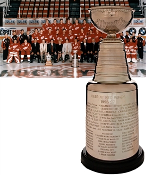 Detroit Red Wings 1996-97 Stanley Cup Championship Trophy (13")