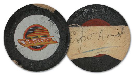 Marcel Dionnes 1984-85 874th Assist Puck to Pass Phil Esposito