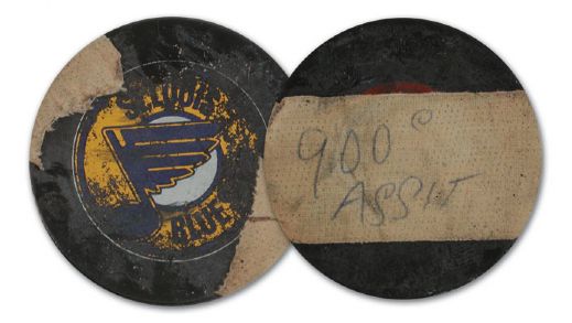 Marcel Dionnes 1985-86 900th Career Assist Puck