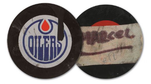 Marcel Dionnes 1984-85 Career Goal Puck #611 to Pass Bobby Hull