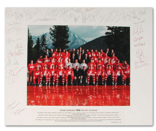 1984 Team Canada Team Signed Photo (20" x 16")