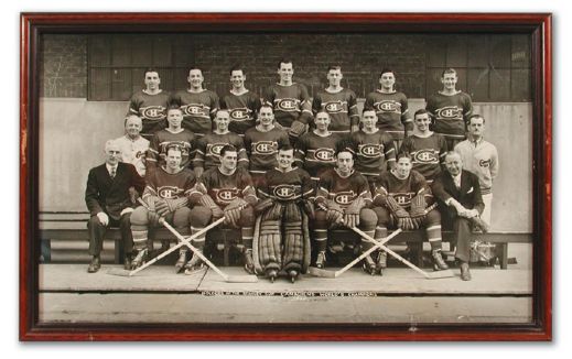 1945-46 Montreal Canadiens Framed Team Photo (20" x 12")