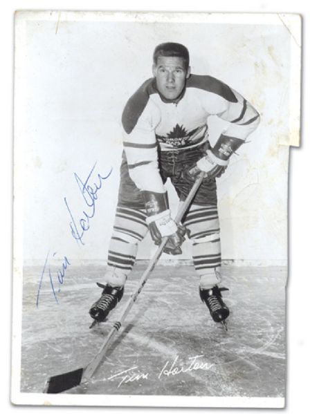Tim Horton Autographed Photo & Bonus Leafs Signatures Including Sawchuk