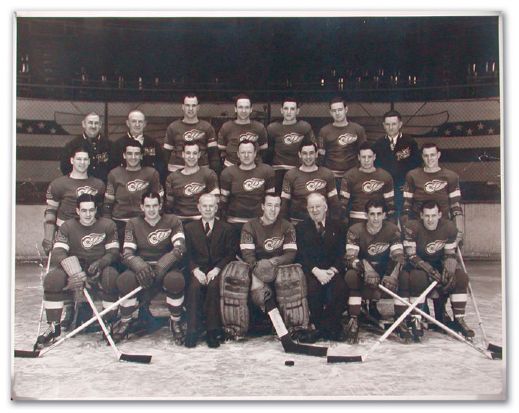 1941-42 Detroit Red Wings Team Photo (14" x 11")