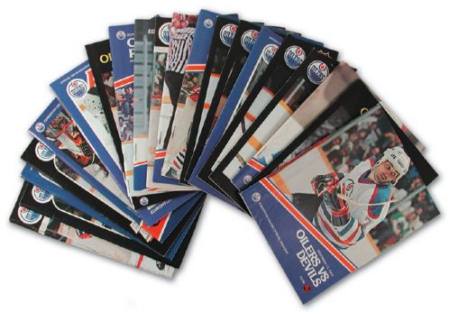 Early Wayne Gretzky Edmonton Oilers Program Collection of 30
