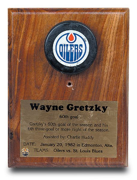 1981-82 Wayne Gretzky 60th Goal  of Season Milestone Goal Puck