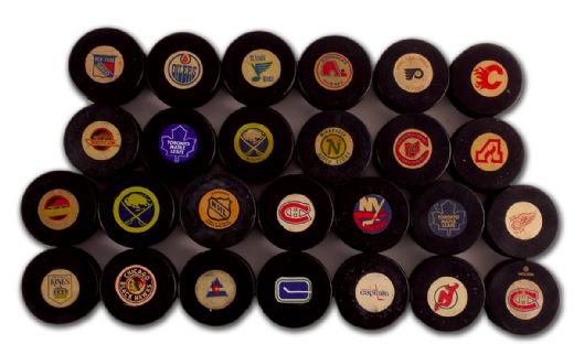Viceroy NHL Game Puck Collection of 26