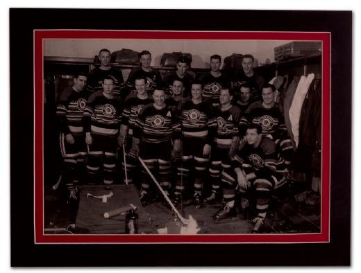 1952-53 Chicago Black Hawks Dressing Room Team Photo