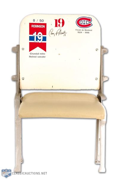 Larry Robinson Autographed Montreal Forum#19 White Seat