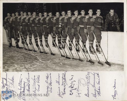 1945-46 Team Signed Omaha Knights Photo Including Gordie Howe & Tommy Ivan 