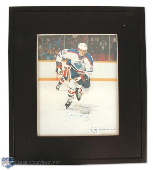 Early Wayne Gretzky Autographed Collection of 3