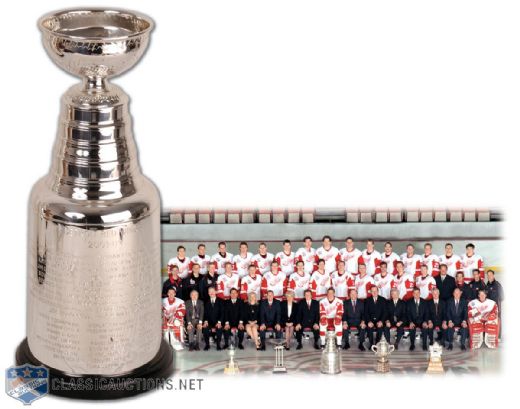 2001-02 Detroit Red Wings Stanley Cup Championship Trophy (13”)