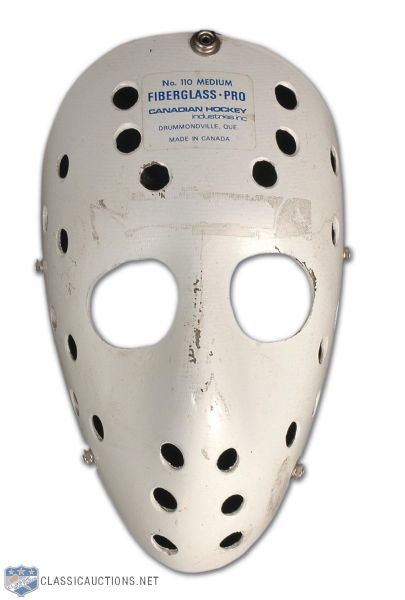 1970s Jacques Plante-Style Canadian Goalie Mask