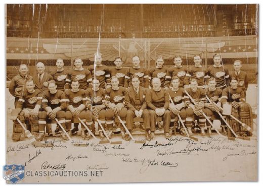 Team Autographed Original 1935-36 Stanley Cup Champion Detroit Red Wings Official Team Photo