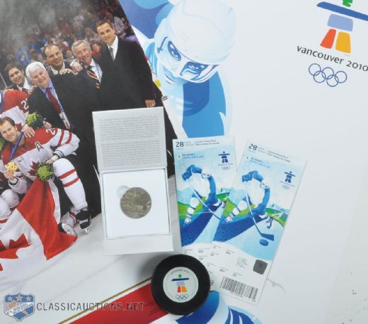 Team Canada 2010 Winter Olympics Memorabilia Collection of 6