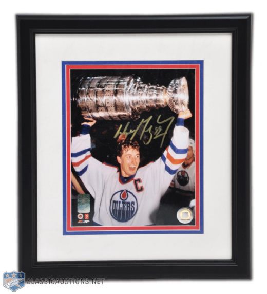 Wayne Gretzky 1985 Stanley Cup WGA Signed Framed 8x10 Photo (16" x 14")