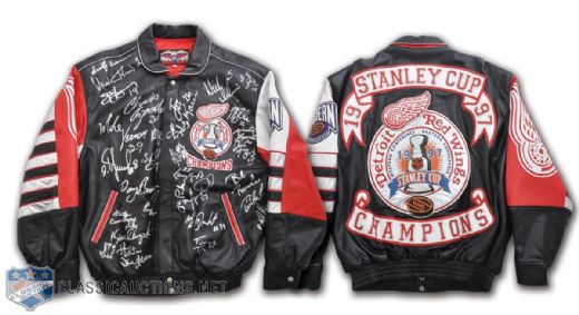 Awesome Detroit Red Wings 1997 Stanley Cup Champions Team-Signed Leather Jacket