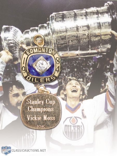 Wayne Gretzky 1984 Edmonton Oilers Stanley Cup Championship 10K Gold Pendant Gifted to Vickie Moss