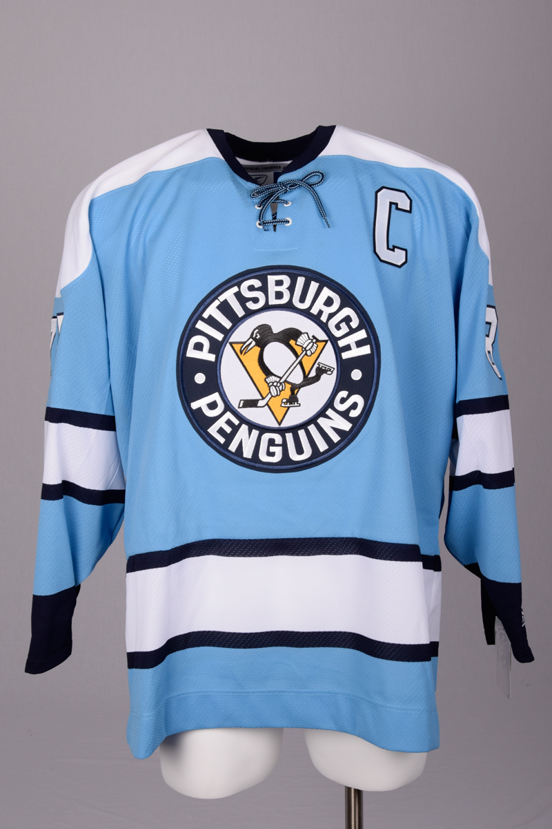 Sidney Crosby Signed Penguins 2011 Winter Classic Authentic Reebok Captain  Jersey (JSA ALOA)