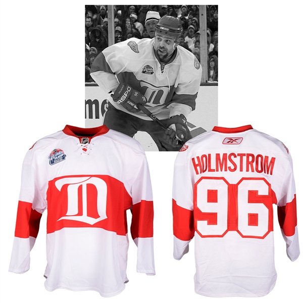 Tomas Holmstroms 2009 NHL Winter Classic Detroit Red Wings Warm-Up Worn Jersey with NHLPA LOA