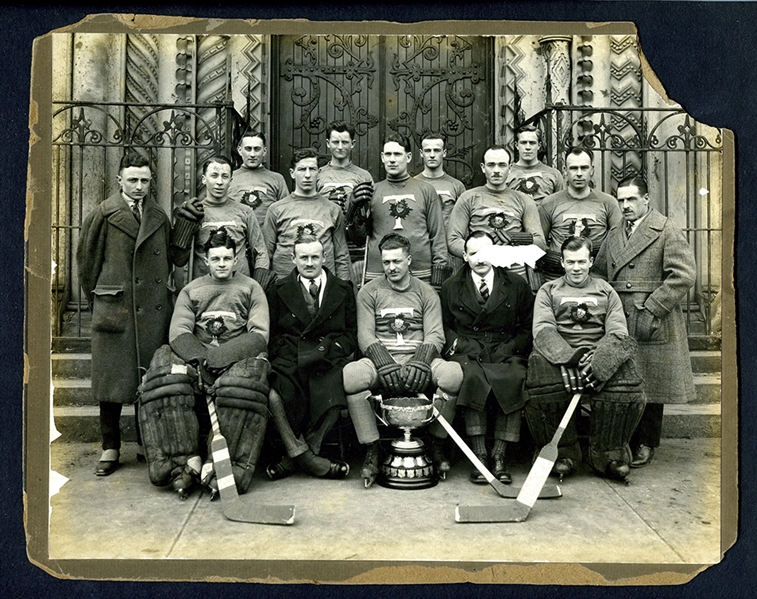University of Toronto 1923-24 Team Photo Including Coach Conn Smythe (8" x 10")