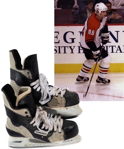 Eric Lindros 1997-98 Philadelphia Flyers Bauer Supreme Game-Used Skates and 1999-2000 Bauer Supreme Game-Used Right Gloves (2) from His Personal Collection with his Signed LOA 