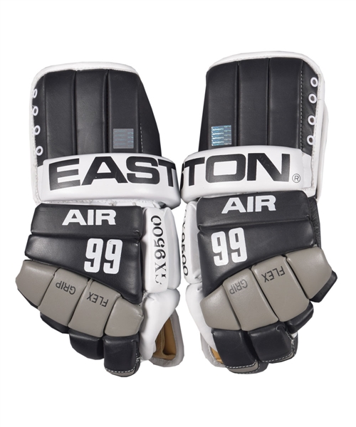 Wayne Gretzkys Early-1990s Los Angeles Kings Easton Game-Issued Gloves