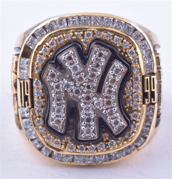 New York Yankees 1999 World Series Championship Limited-Edition Replica Ring