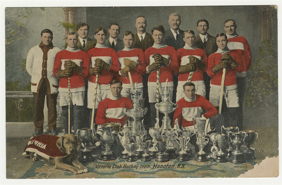 Early-1910s Moncton Victorias Hockey Team Postcard - Challenged for Stanley Cup in 1912!