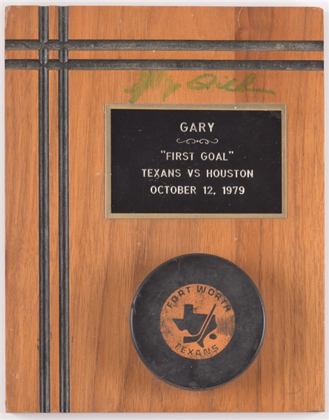 Gary Dillons October 12th 1979 CHL Fort Worth Texans "First Goal" Puck Plaque Plus Team Photo