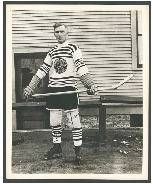 Deceased HOFer Dick Irvin Signed Chicago Black Hawks Photo from the E. Robert Hamlyn Collection