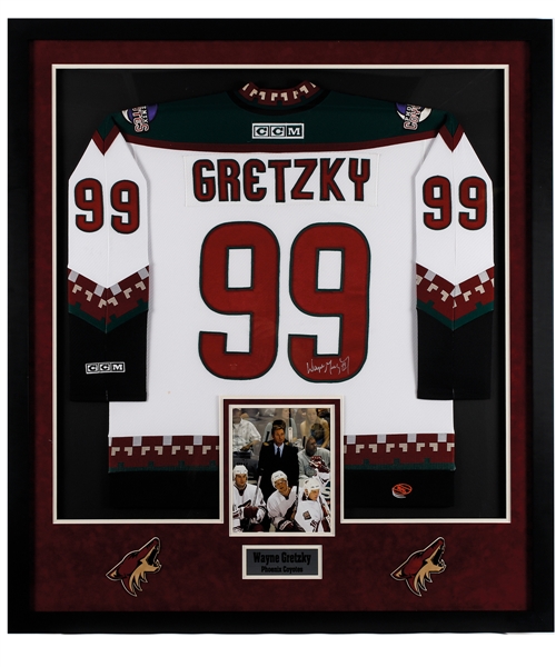 Wayne Gretzky Signed Phoenix Coyotes Jersey Framed Display with Team COA (42" x 47")