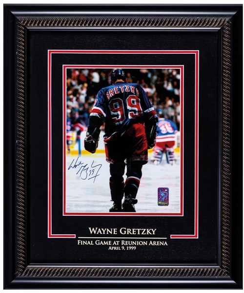 Wayne Gretzky Signed April 9th 1999 "Last Game at Reunion Arena" Framed Photo Display with WGA COA (16" x 19") 