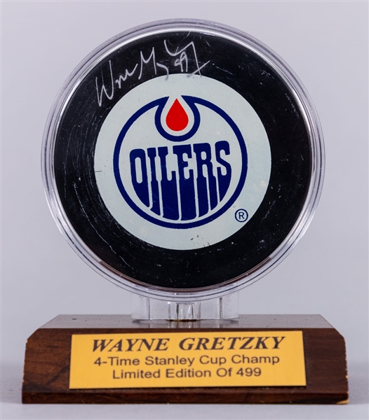 Wayne Gretzky Signed Edmonton Oilers Puck - UDA Authenticated