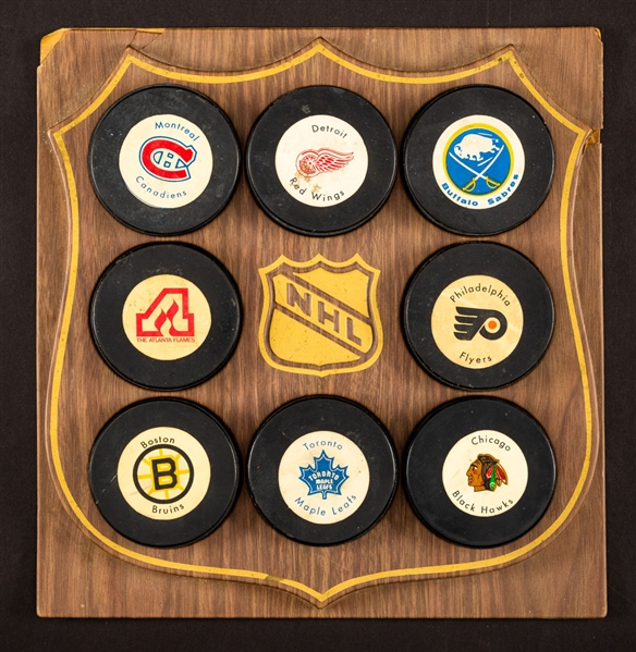 1972-74 Biltrite NHL Reverse Puck Set of 16 with Plaques 