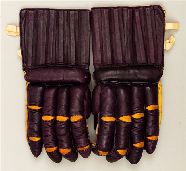 Vintage Circa Late-1930s/Early-1940s Spalding High Quality Hockey Gloves 