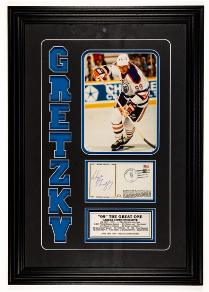 Wayne Gretzky 1982 Single Season Goal Scoring Record Limited-Edition Signed Gateway Cachet Framed Display (27" x 19") with COA