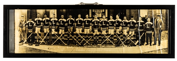 International Hockey League (IHL) London Tecumsehs Hockey Team 1931-32 Panoramic Team Photo - Many NHLers (9" x 28")