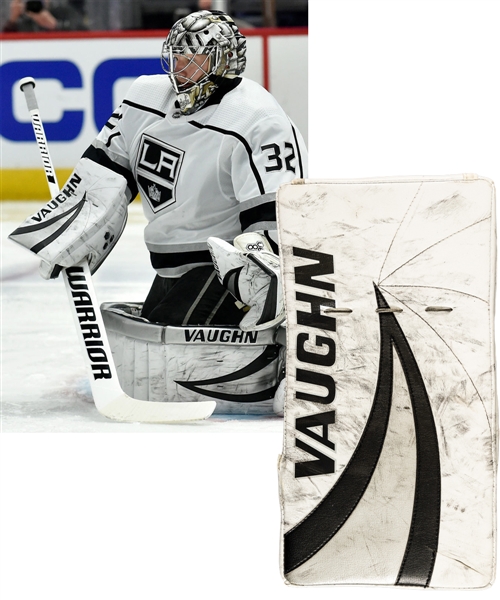 Jonathan Quicks 2019-20 Los Angeles Kings Vaughn Game-Used Blocker with Team COA - Photo-Matched!