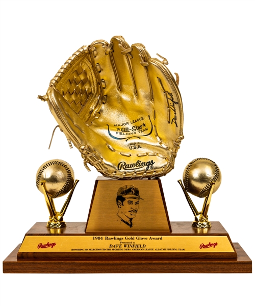 Dave Winfields New York Yankees 1984 Rawlings Gold Glove Award with COA