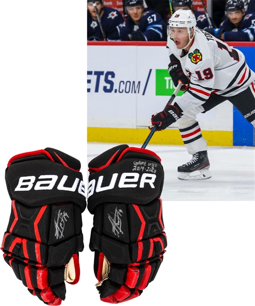 Jonathan Toews 2019-20 Chicago Black Hawks Signed Bauer Total One MX3 Game-Worn Gloves with Team LOA 