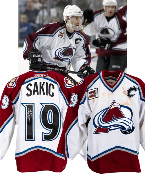 Joe Sakics 2003-04 Colorado Avalanche Signed Game-Worn Captains Jersey - Hockey Fights Cancer Patch! - Photo-Matched!