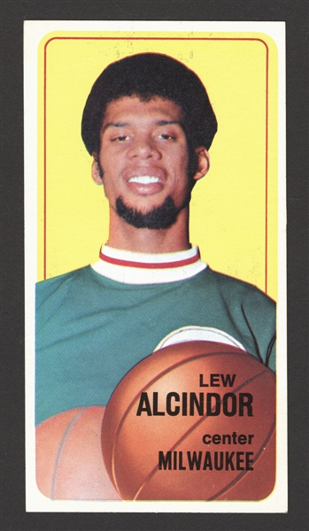 1970-71 Topps Basketball Card #75 Lew Alcindor (Kareem Abdul-Jabbar) - 2nd Year Card